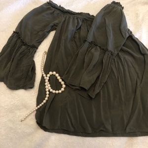 Army green top! Very soft